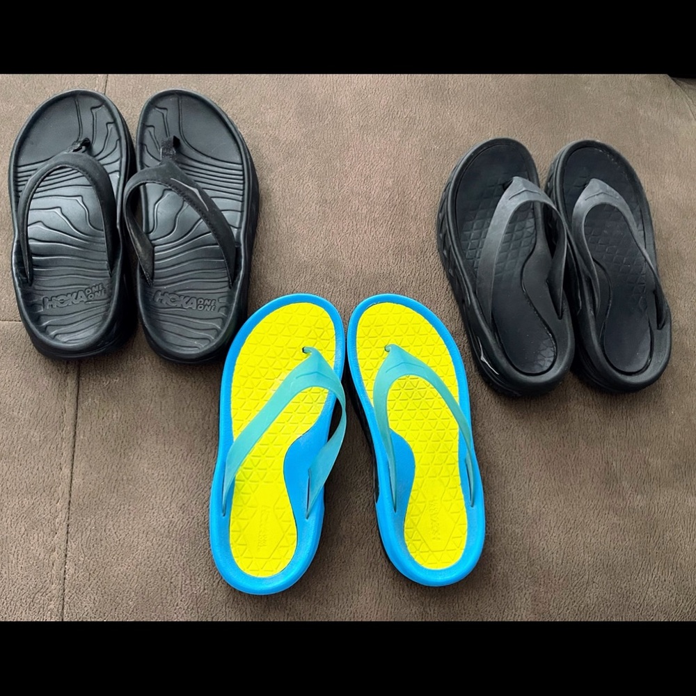 3 pair size 8  EUC HOKA ONE ONE flip flops